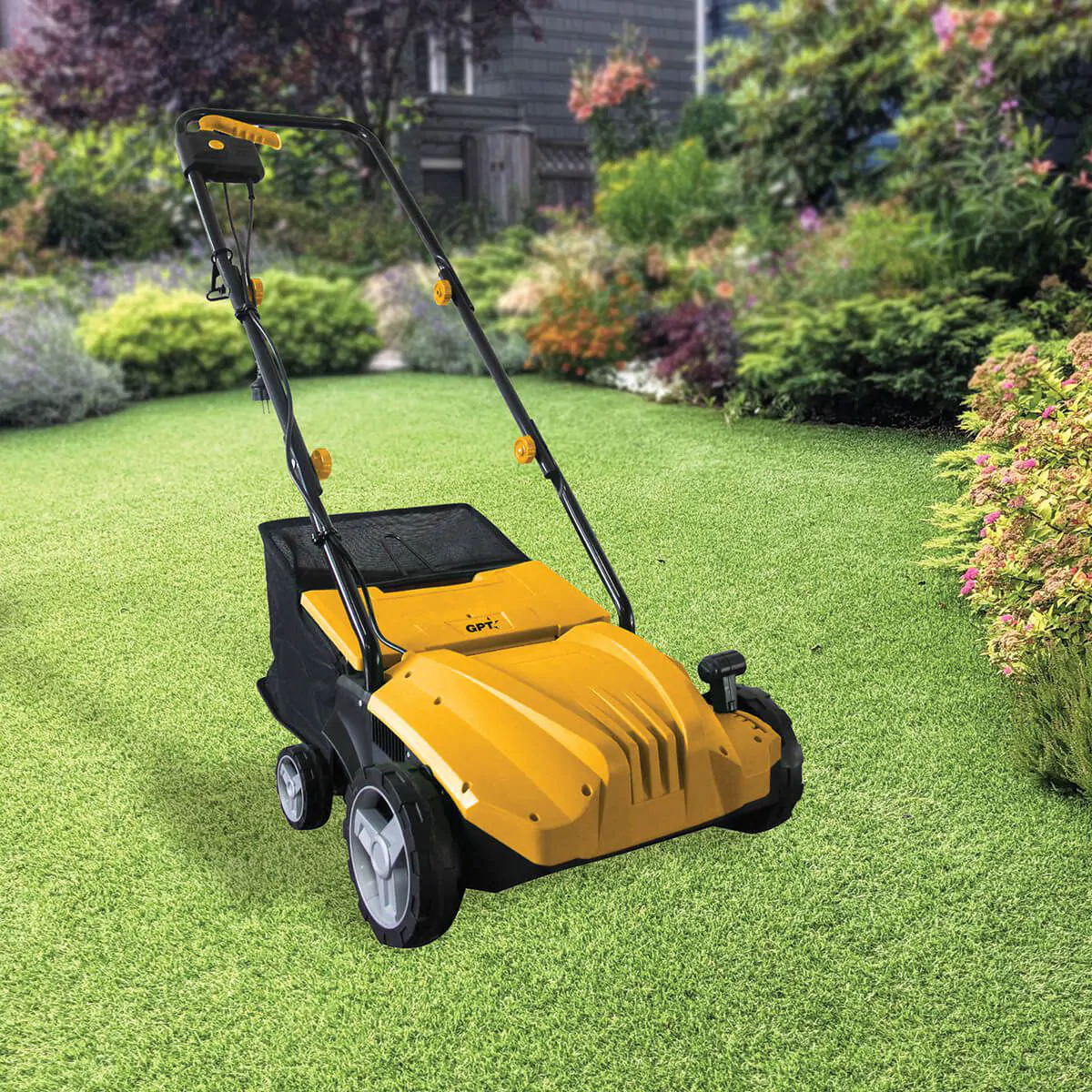 שואב ומסרק חשמלי לדשא סינטטי ושטחים חיצוניים